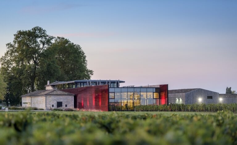 CHATEAU_LA_DOMINIQUE