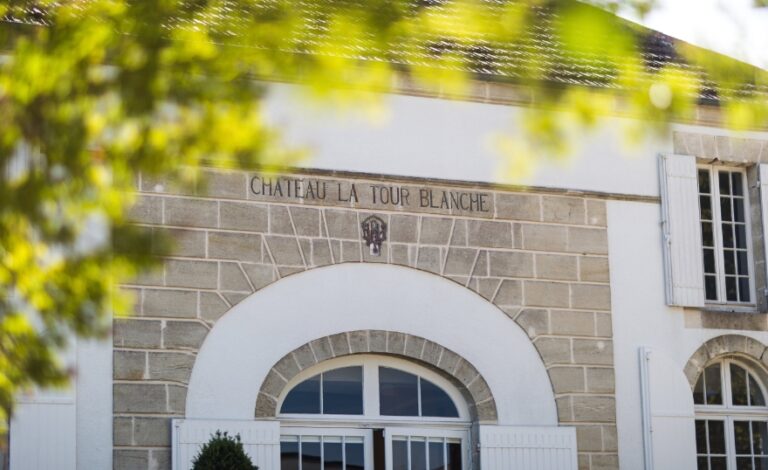 CHATEAU_LA_TOUR_BLANCHE