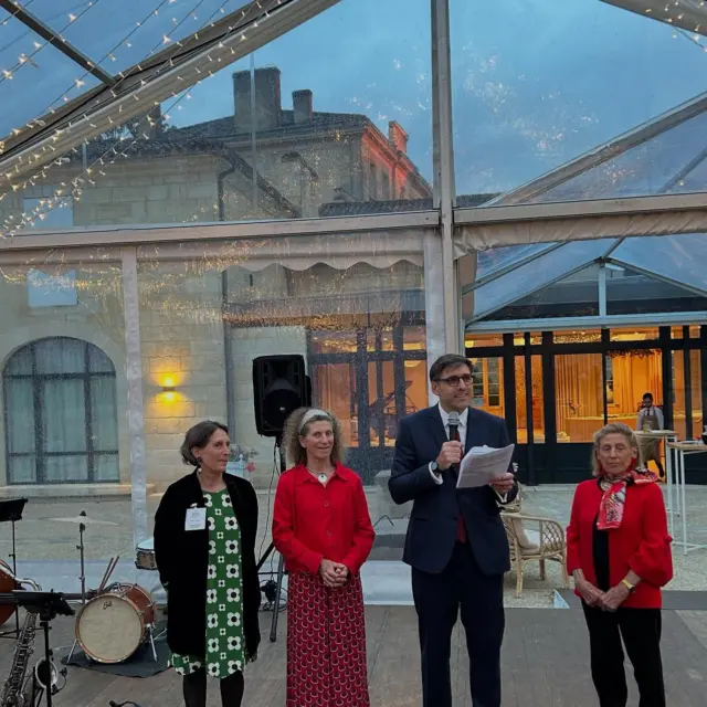 Hier soir, le @chateau_figeac et l’ @ugcbwines organisaient la Soirée d’Accueil de la Semaine des Primeurs du Millésime 2024. 
Nous tenons à remercier chaleureusement la famille Manoncourt ainsi que toute l’équipe du Château-Figeac pour leur accueil ! 
.
#semainedesprimeurs #millésime2024 #grandscrusdebordeaux