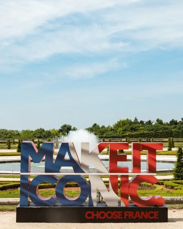 🇫🇷🍇 Nous sommes fiers d'annoncer que l'Union des Grands Crus de Bordeaux était partenaire du Choose France !
Deux de nos Châteaux membres étaient présents :
Château Beau-Séjour Bécot
Château Latour-Martillac 
Une opportunité exceptionnelle de faire rayonner nos Crus sur la scène internationale. 🌍🍷
Crédits photos: @magalibutny.photographe 
#ChooseFrance #GrandsCrusdeBordeaux #ChâteauBeauSéjourBécot #ChâteauLatourMartillac #FrenchWine